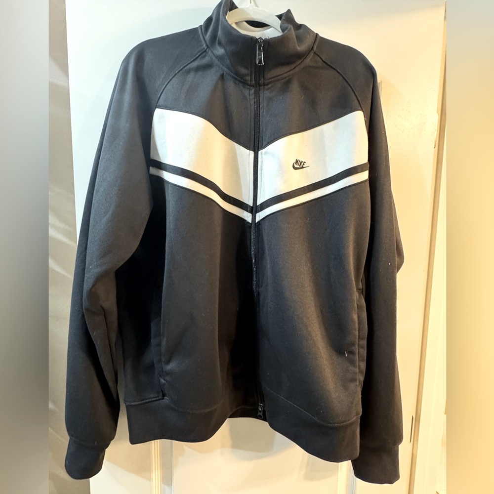 Nike Vintage jacket size XL black and white